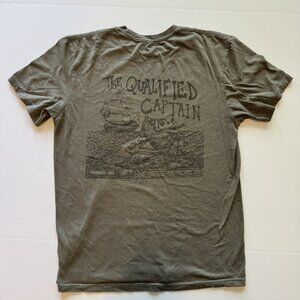 The Qualified Captain Fishing Sailor Kraken Outdoors USA Men Medium Gray Shirt